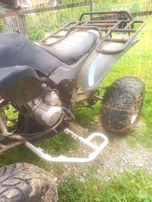 Vând ATV 250 cc prețul este negociabil