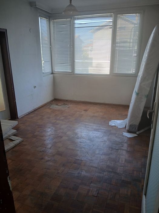 Продава се Тристаен апартамент в Севлиево - 72 кв.м за 957 €/кв.м - Снимка #8