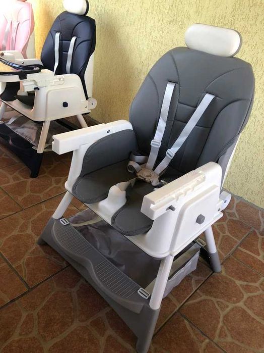 Scaun de masa bebe 4 in 1.Varsta 6-72 luni, Scaun inalt pliabil,4 roti silicon, 2 x Tava detasabila, Centura de siguranta in cinci puncte