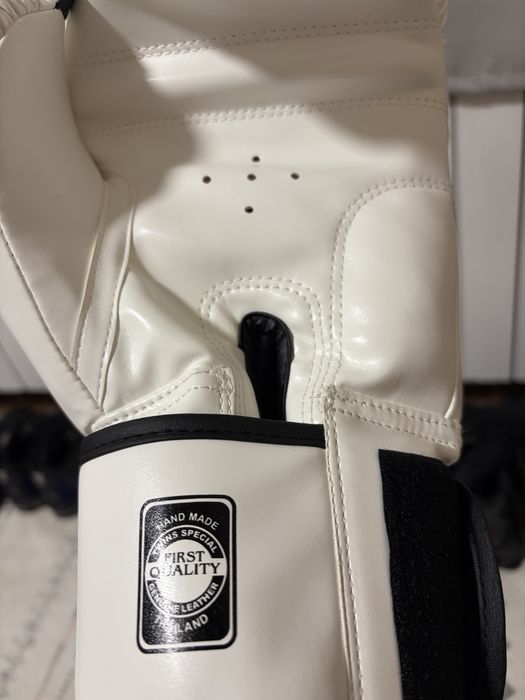 Боксови ръкавици Twins 16oz