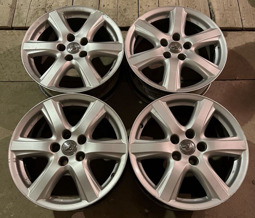 Р17 Тойота Оригинал бярлык тойотага