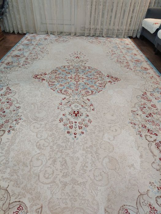 Продам ковёр 2.5/4