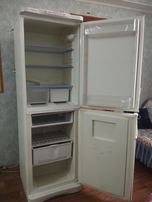 Продам холодильник INDESIT