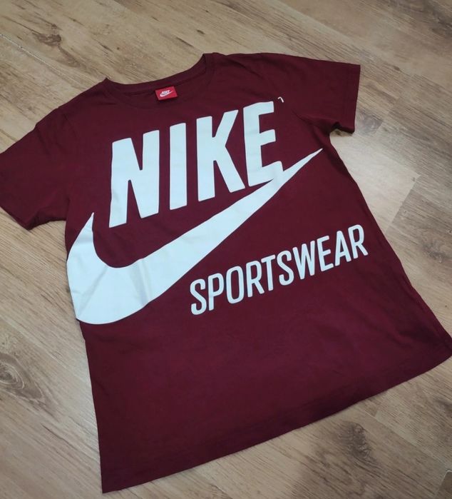 Tricou dama Nike Sportswear mărimea M