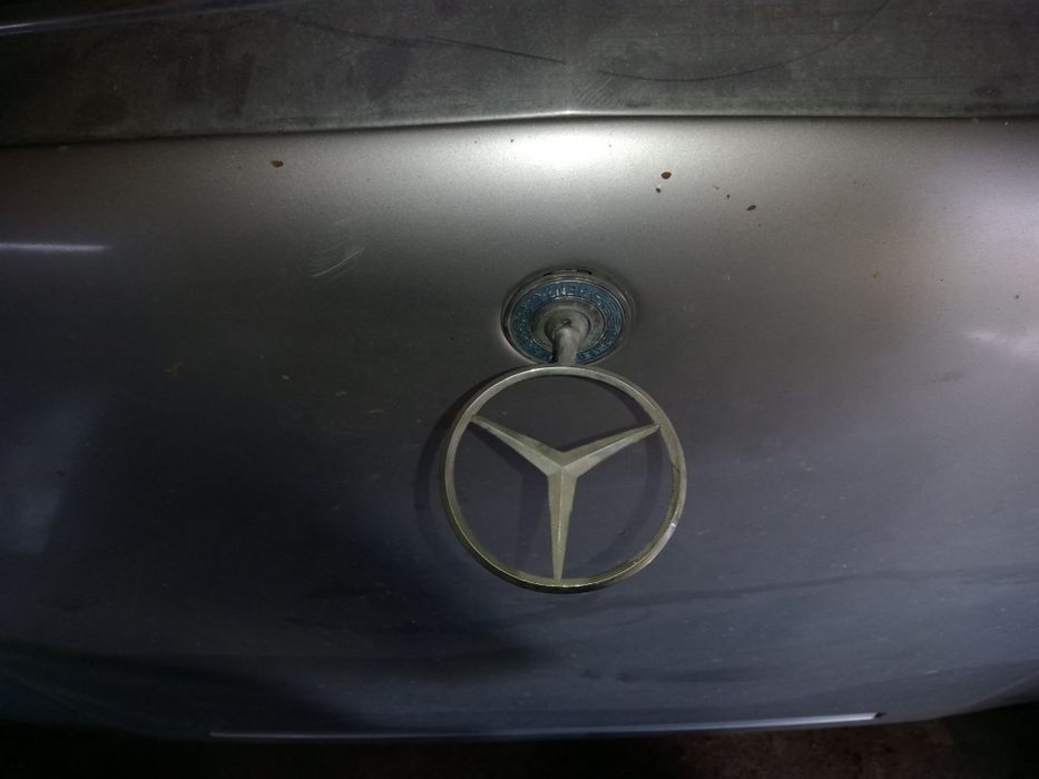 Капот в сборе на Мерседес w210