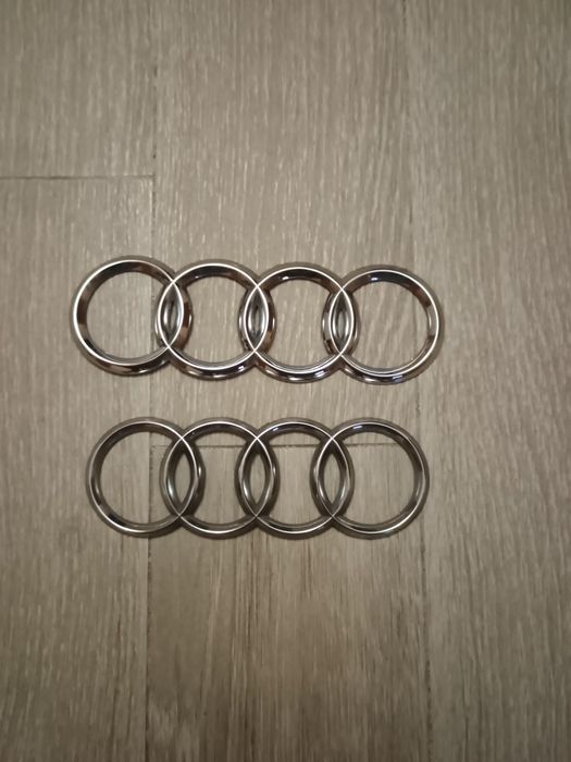 Vând Emblema  Audi