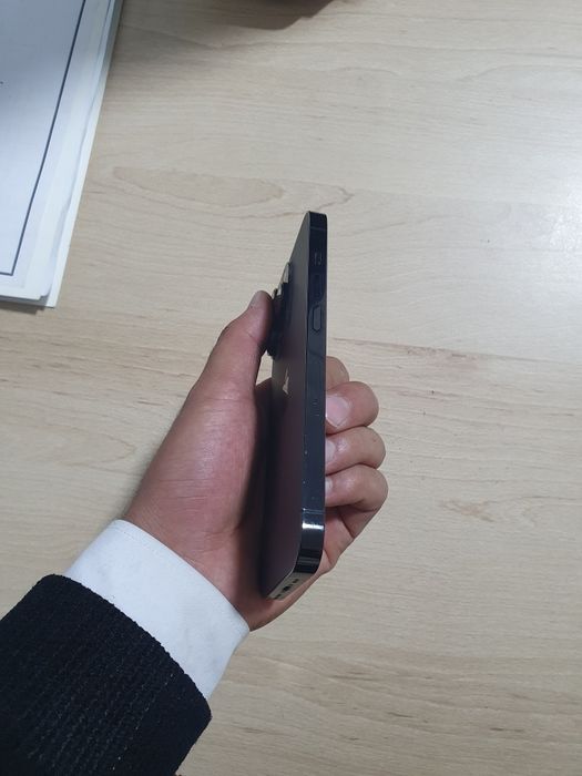 Aphone 14 pro сотилади идеал холатда хеч қанде айиби ёқ  нархи 600$