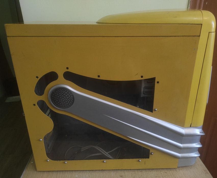 Корпус для компьютера  Full tower.