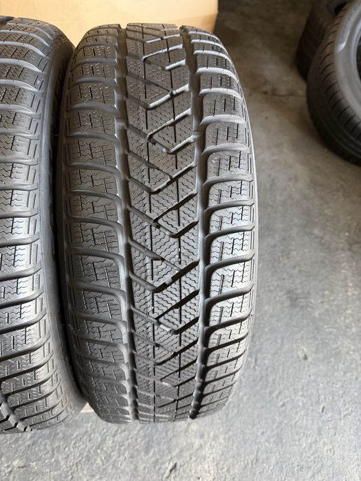 4 anvelope iarna 215/55/18 Pirelli DOT 4022 app noi!