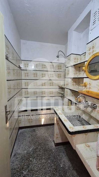 Двустаен апартамент в кв. Бузлуджа за продажба