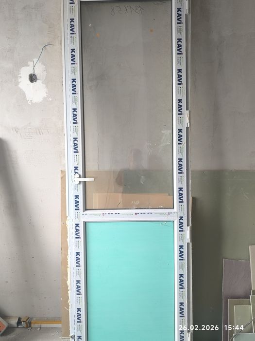 Дверь пластиковая