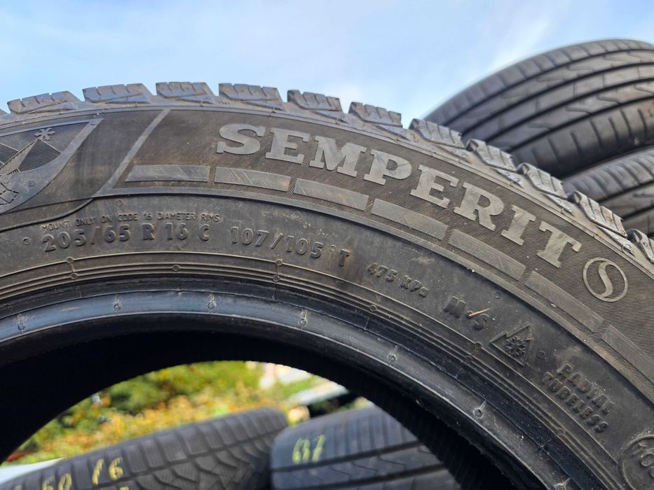 2бр Зимни гуми за бус 205 65 16 С - Semperit - DOT 2023
