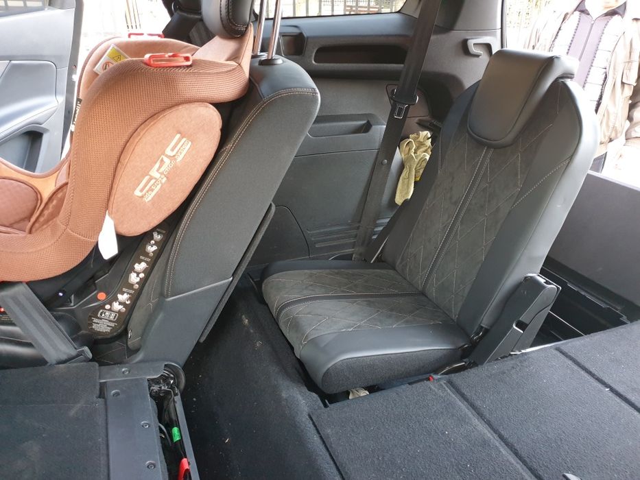 Vând mașină de familie! Peugeot 5008 cu 7 locuri