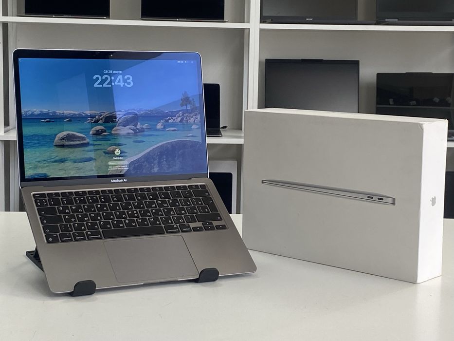 Бюджетный ноутбук MacBook Air 13 2020 - M1/8GB/SSD 256GB/Retina