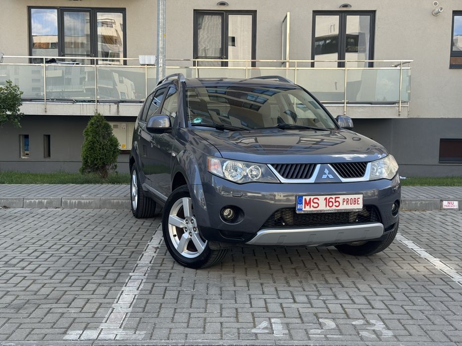 Mitshubishi Outlander 2.0 TDI 4x4 7 Locuri RATE / GATANTIE 1AN 2009 recent adus din Germania