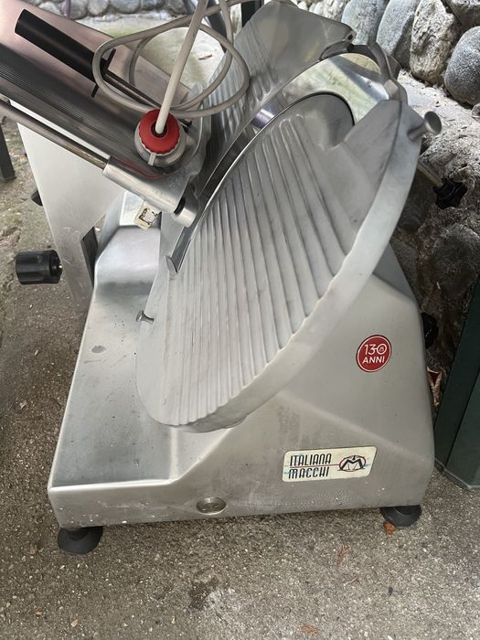 Слайс машина за рязане на меса колбаси сирене кашкавал