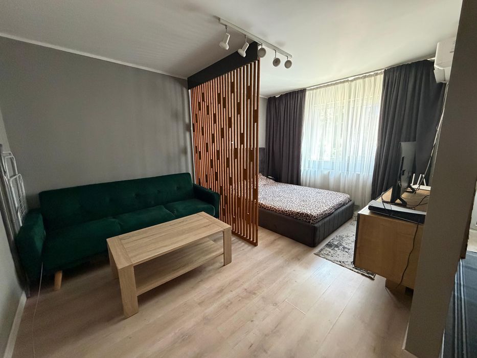 Proprietar – Închiriez garsonieră LUX, zona BIG, etaj 3/4, Centrală + AC