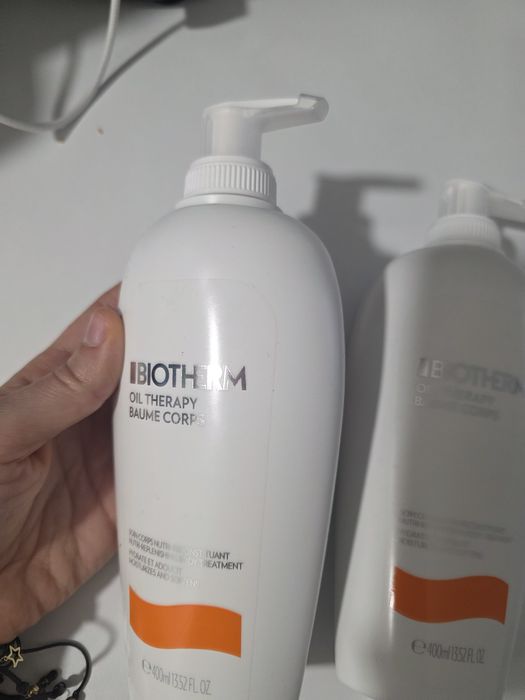 Loțiune corp bio extrem de hidratanta care oferă luciu pielii