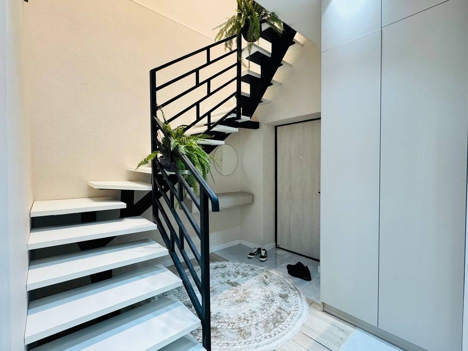 Улица Махтумкули первая линия, сдаётся в аренду. Квартира своя