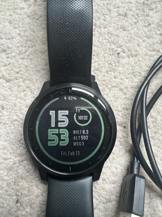 Часовник Garmin Vivoactive 4