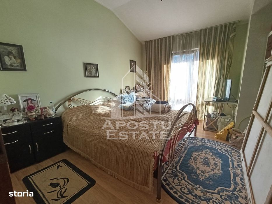 Casa Individuala impresionanta, curte bine amenajata, zona Semicentral