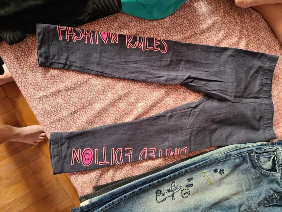Lot pantaloni, blugi și colanți