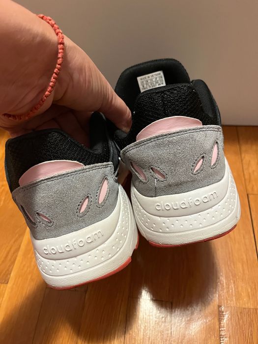 Маратонки Adidas, номер 41 1/3