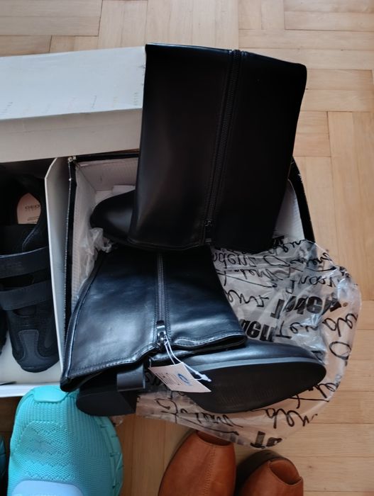 Обувки на ниски цени.