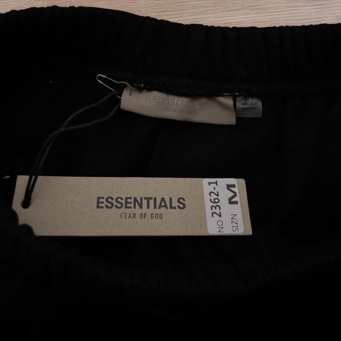 Pantaloni essentials