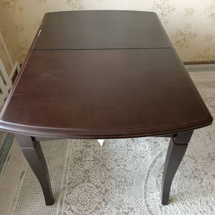 Стол для гостинной шикарного качества