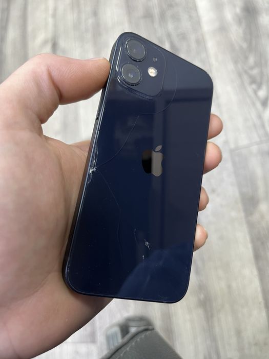 Продам iphone 12 mini в хорошем состоянии