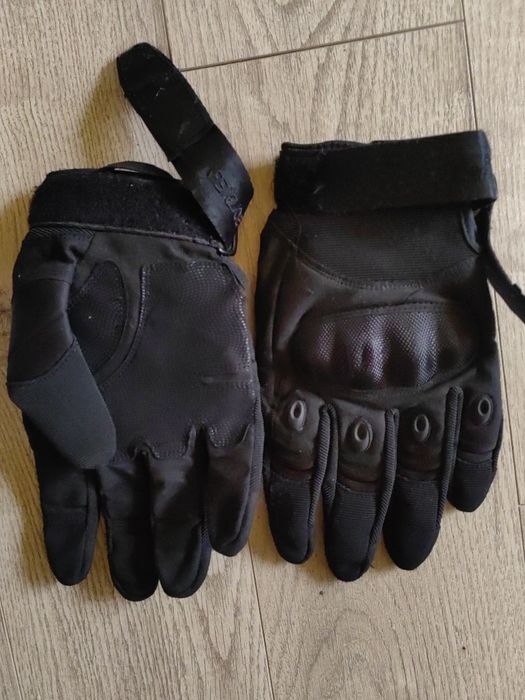 Mănuși moto  marime xL și geanta rezervor moto
