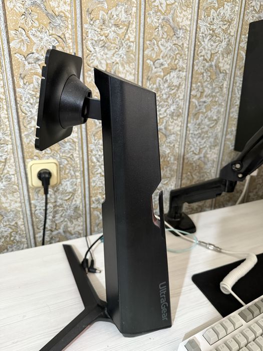 Монитор | LG 27GP750-B