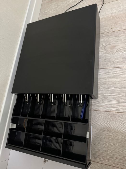 Денежный ящик для кассы