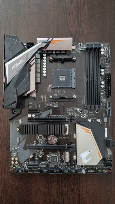 Placa de baza Gigabyte B450 Aorus Elite AM4 Gaming