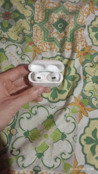 Эйрподсы  б/у полностью работает