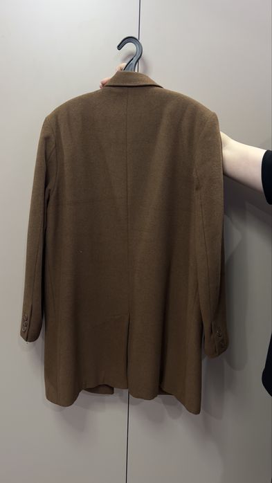 Мужской пальто продается