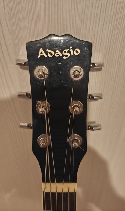 Продам Акустическую гитару.