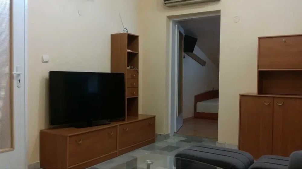 Дава се под наем Четиристаен апартамент в Велико Търново, Център - 65 кв.м за 331.5 € - Снимка #1