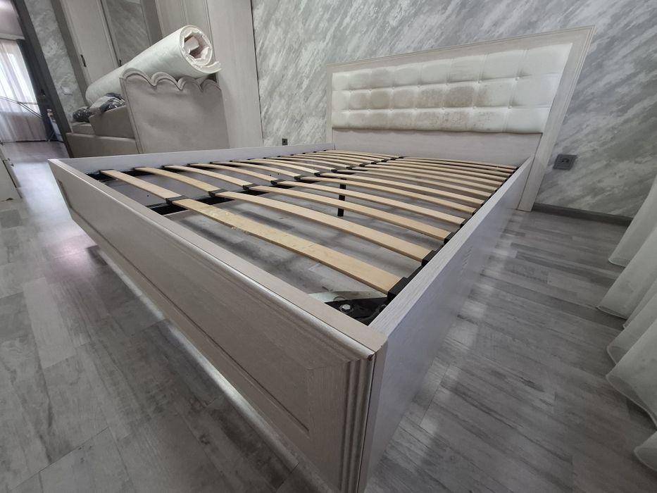 Кровать двуспальная