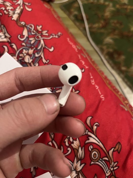 Продам Airpods 4