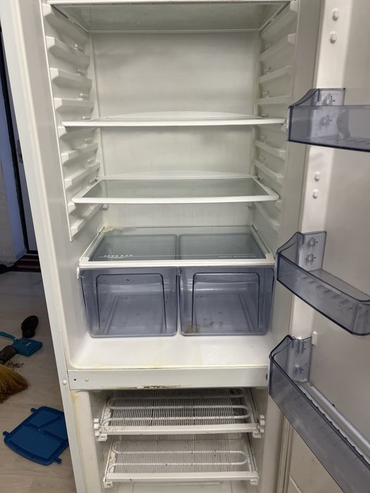 VESTEL  холодилник работает