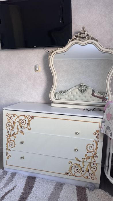 Спальный гарнитур