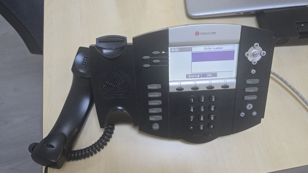 Telefon desktop VoIP Polycom SoundPoint IP550 - 15 Buc disponibile