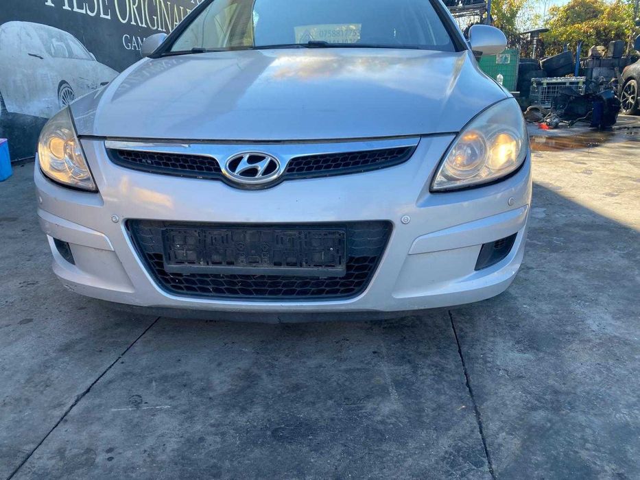 dezmembrez hyundai i30 cod motor g4fa/usa fata hyundai i30/hayon