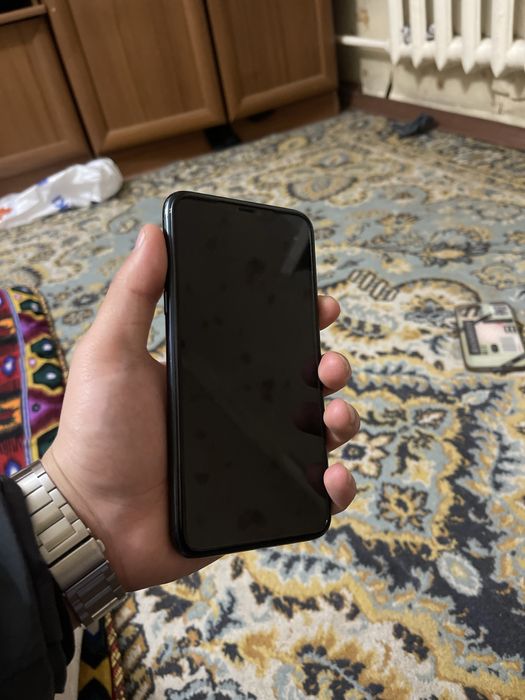 Срочно продаю Айфон 11 pro max