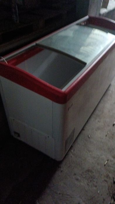 Морозильники -витринный морозильник