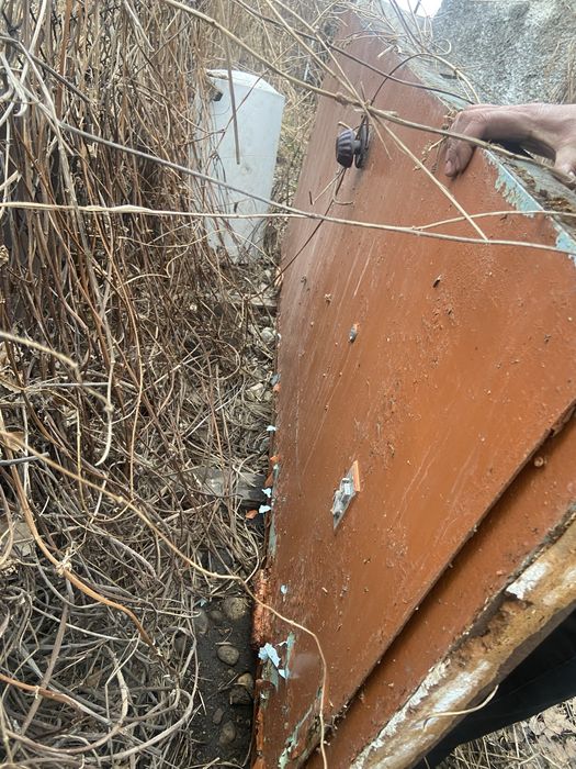 Продам железную дверь