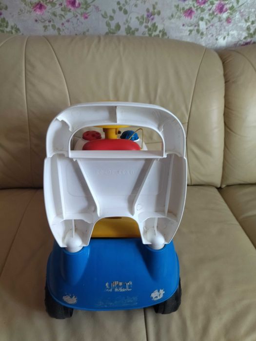 Машина-толокар детский