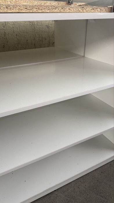 Продам готовые полки,размеры разные! Белый ламинат